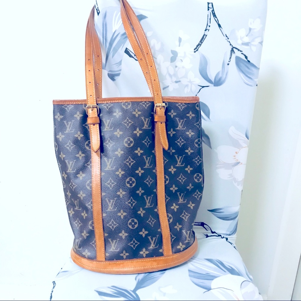 🎉HP🎉90’s VTG•Louis Vuitton GM XLG Bucket Monogram Bag, Authenticitated by Posh